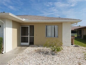 3817 SE 11th Ave in Cape Coral, FL - Foto de edificio - Building Photo