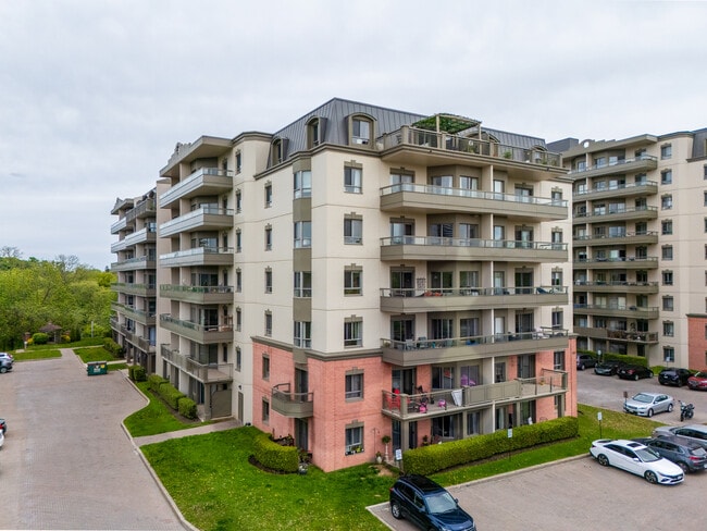 Victoria Park Place II in Kitchener, ON - Building Photo - Building Photo