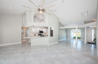 912 Landmark Cir in St. Petersburg, FL - Building Photo - Building Photo