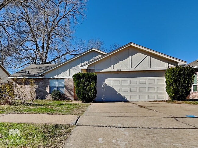 10014 King Ranch Ln in Sugar Land, TX - Building Photo - Building Photo
