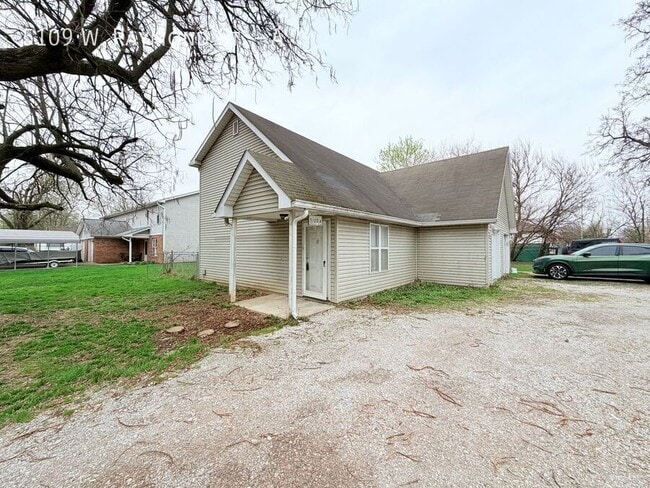 property at 5109 W Raymond St