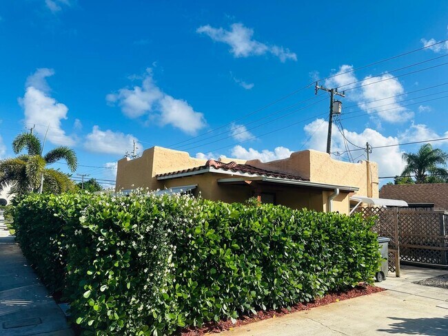 304-308 Central Dr in West Palm Beach, FL - Building Photo - Building Photo