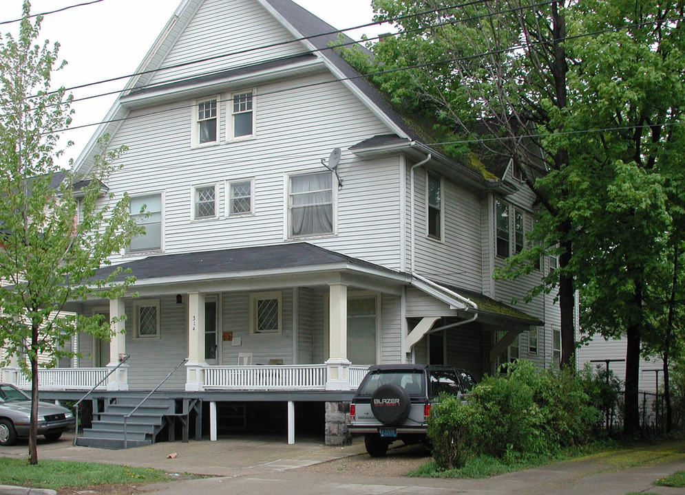 314 W Vine St in Kalamazoo, MI - Foto de edificio