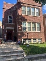 8139 S Peoria St in Chicago, IL - Building Photo