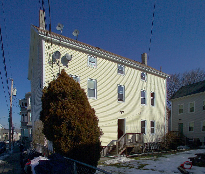 328-330 5th St in Fall River, MA - Building Photo