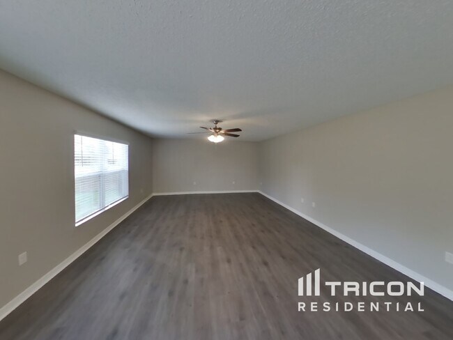 13085 Siam Dr in Spring Hill, FL - Building Photo - Building Photo