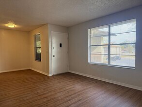 460 Crabapple Ct in Orange Park, FL - Building Photo - Building Photo