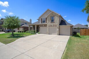 7818 Lake Commons Dr in Rosenberg, TX - Building Photo