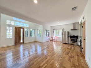 2418 Fairmount St, Unit 2418 in Los Angeles, CA - Building Photo - Building Photo