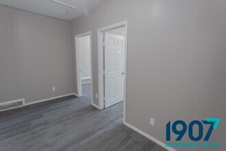 1005 SE 9th St in Moore, OK - Building Photo - Building Photo