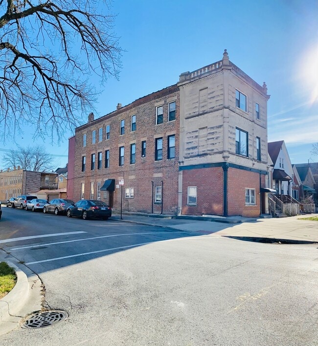 3601 S Winchester Ave, Unit 2 Rear