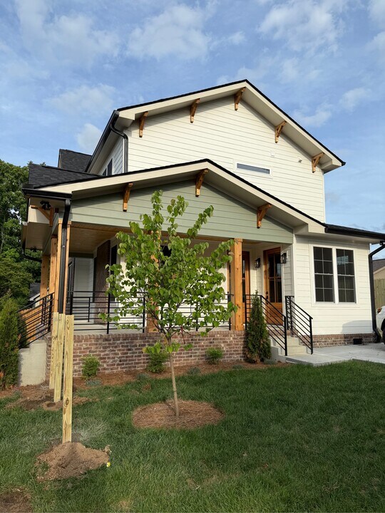 201 Oriel Ave in Nashville, TN - Building Photo