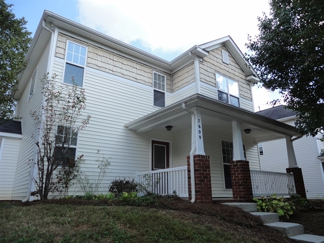 7609 Prairie Rose Ln in Huntersville, NC - Building Photo