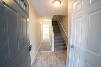 4046 SE Harrison St in Milwaukie, OR - Building Photo - Building Photo