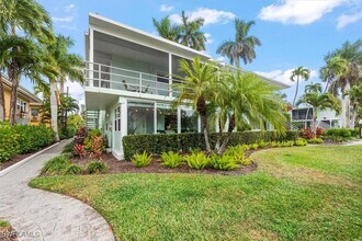 291A 8th Ave S in Naples, FL - Building Photo - Building Photo