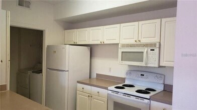 5554 Metrowest Blvd in Orlando, FL - Building Photo - Building Photo