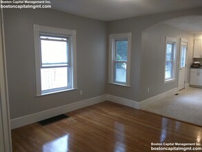 30 Touro Ave, Unit 30 in Medford, MA - Foto de edificio - Building Photo