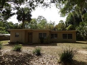 539 N Sparkman Ave in Orange City, FL - Building Photo - Building Photo