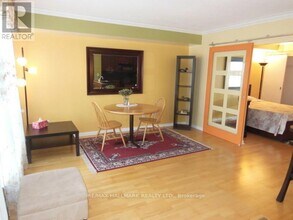 75-275 Dalhousie St in Toronto, ON - Building Photo - Building Photo