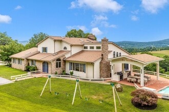 10011 Baltimore National Pike in Myersville, MD - Building Photo - Building Photo