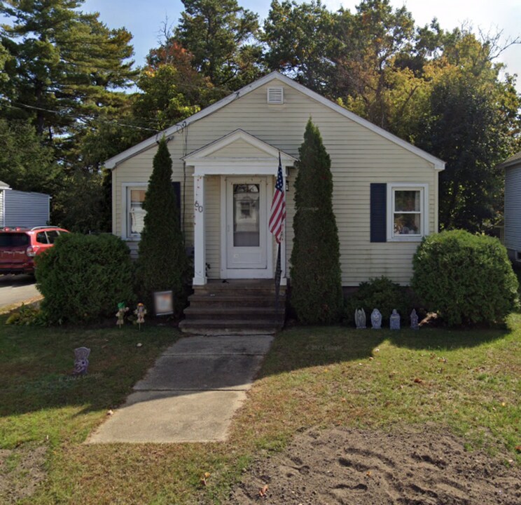 60 Gove St in Manchester, NH - Building Photo