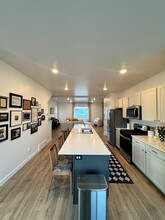 871 E Skiff Way in Saratoga Springs, UT - Building Photo - Building Photo