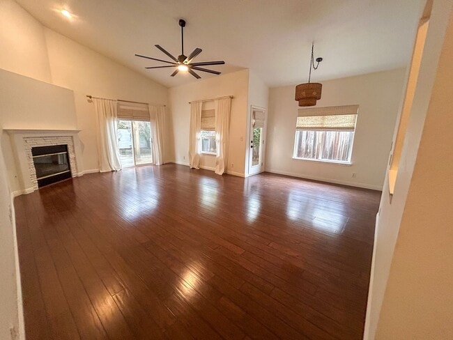 2038 Huntington Dr in Chico, CA - Building Photo - Building Photo