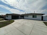 3208 Vassar St in Bakersfield, CA - Building Photo - Building Photo