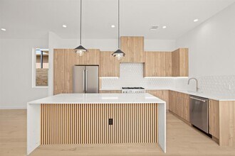 1714 Woodland Ave in Austin, TX - Building Photo - Building Photo