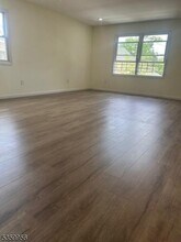 19 Henry St in Edison, NJ - Building Photo - Building Photo