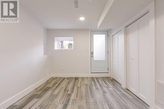 379-379 St Clarens Ave in Toronto, ON - Building Photo - Building Photo
