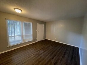 605 Patterson St, Unit 7 in Memphis, TN - Foto de edificio - Building Photo