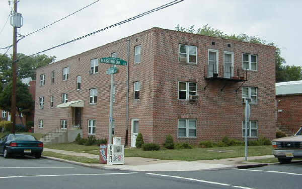 6300 - 6302 Hasbrook Ave in Philadelphia, PA - Building Photo