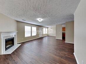 2672 New Port Royal Rd in Thompson's Station, TN - Foto de edificio - Building Photo