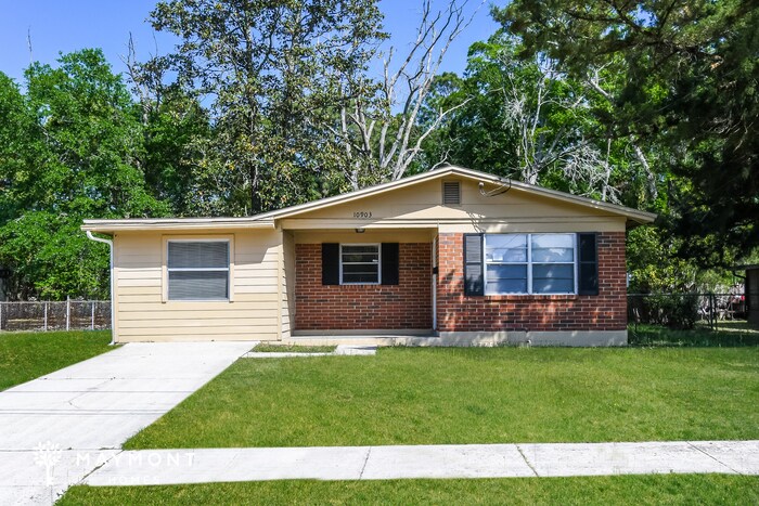 10903 Bonnelly Dr in Jacksonville, FL - Building Photo