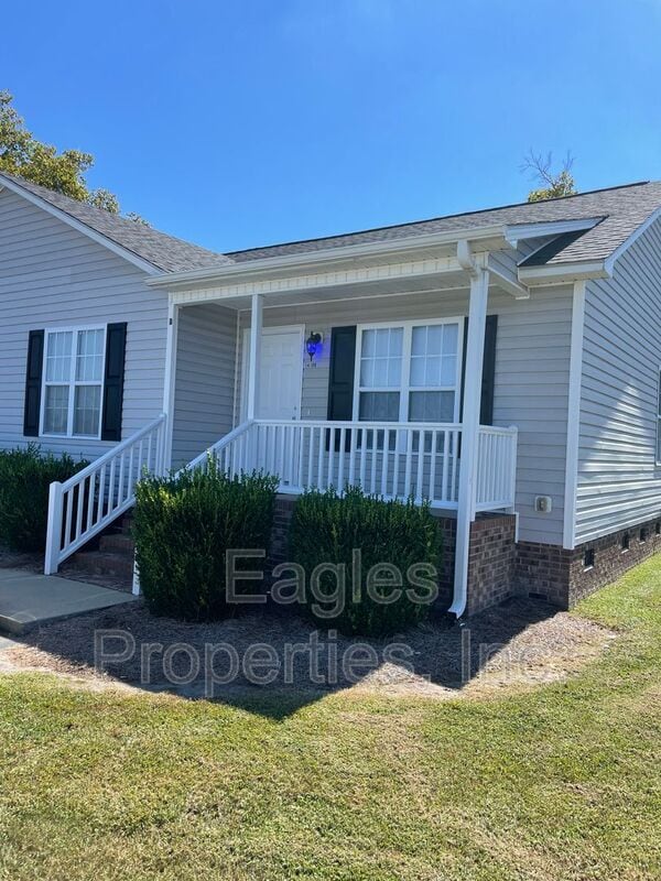 1410 St John Church Rd in La Grange, NC - Building Photo - Building Photo