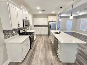 566 Tucker View Dr in Cordova, TN - Building Photo - Building Photo