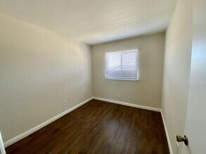 311 Carriage Dr in Santa Ana, CA - Building Photo - Building Photo