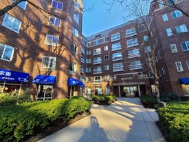 950 Massachusetts Ave, Unit 302