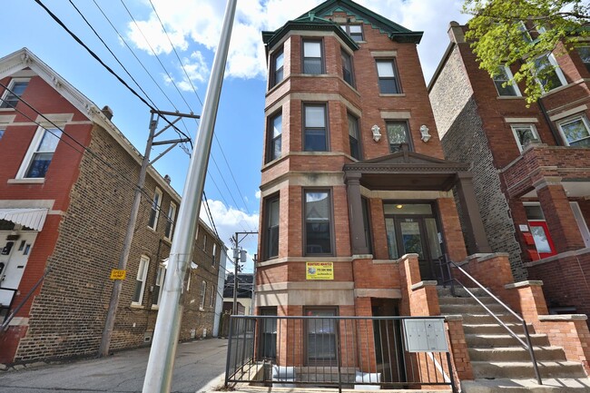 property at 1814 N Wood St