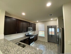 11834 Burnett Rnch in San Antonio, TX - Building Photo - Building Photo