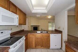 6434 Carmella Way in Sarasota, FL - Building Photo - Building Photo