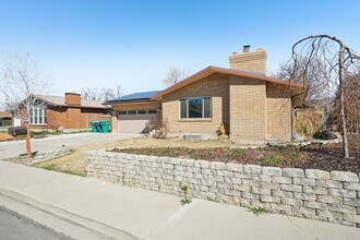 240 W 220 S St in Orem, UT - Building Photo - Building Photo