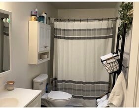 294 Grosvenor Ave, Unit 294 in East Providence, RI - Building Photo - Building Photo