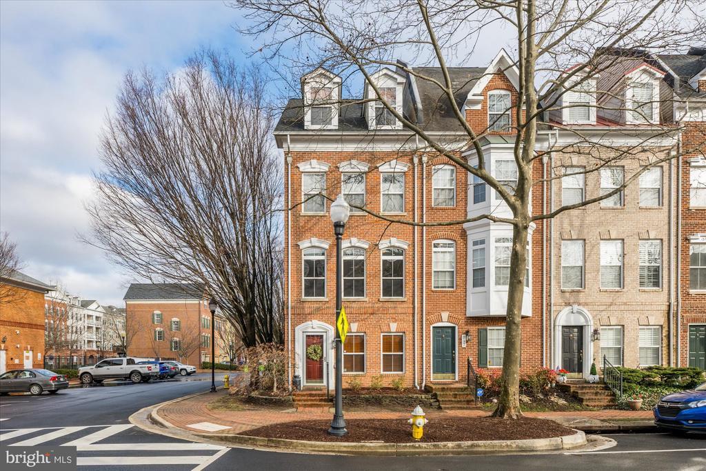 210 Cameron Station Blvd in Alexandria, VA - Building Photo