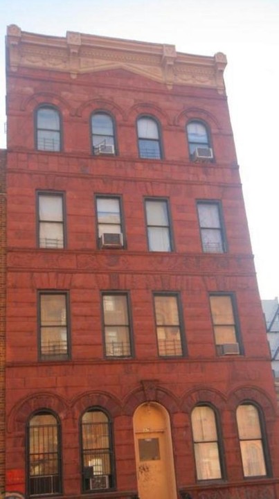 376 S 3rd St in Brooklyn, NY - Building Photo