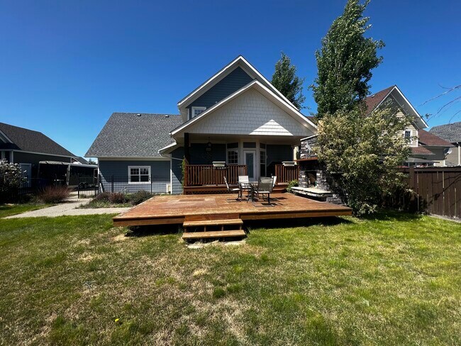 11015-11109 109 St in Fort St John, BC - Building Photo - Building Photo