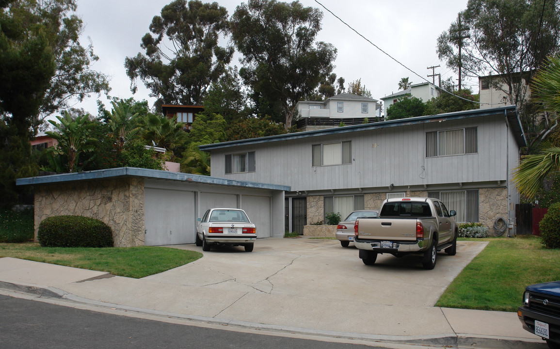 3777 Dove St in San Diego, CA - Building Photo