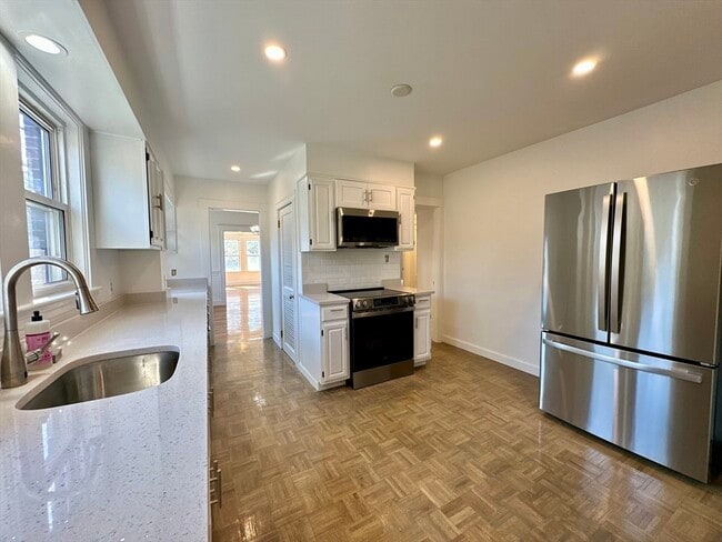 property at 14 Hooper St