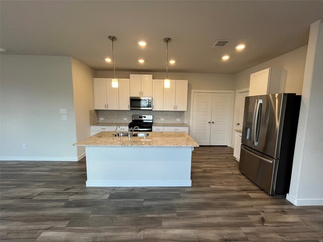 7131 Blue Oak Dr in Conroe, TX - Building Photo - Building Photo